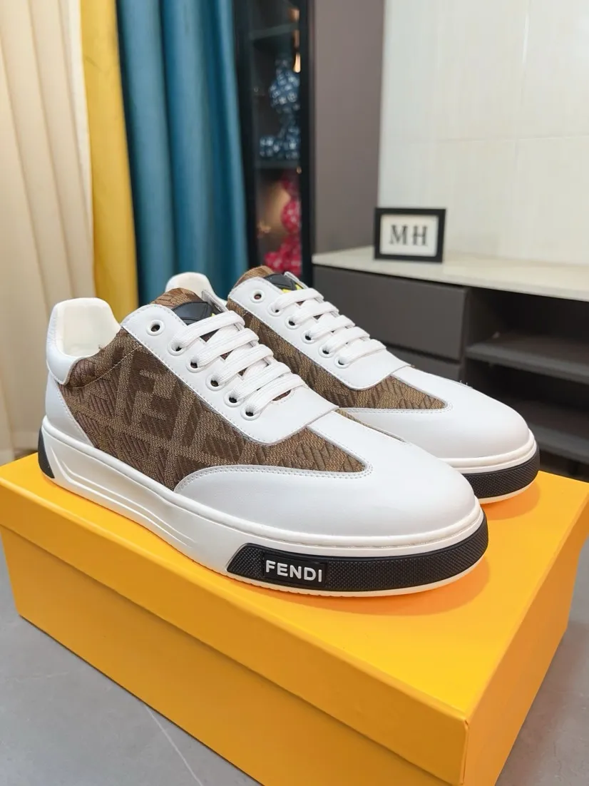 Men's Men's Shoes💰420🌹🌹[fendi] Fendi's classic and comfortable men's, this complex sneaker is made of soft calfskin➕genuine leather lining➕original ultra-light rubber material with rough outsole. This unique and light style is suitable for the casual and refined sensibility of this season. It is comfortable and natural on the feet. It is an everyday style for casual travel in autumn and winter! 38/44